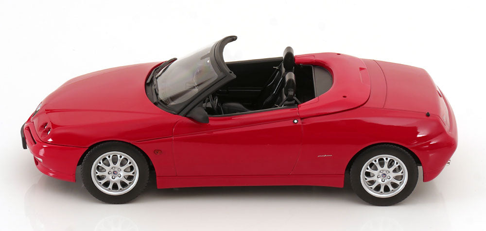 Alfa Romeo Spider 1:18