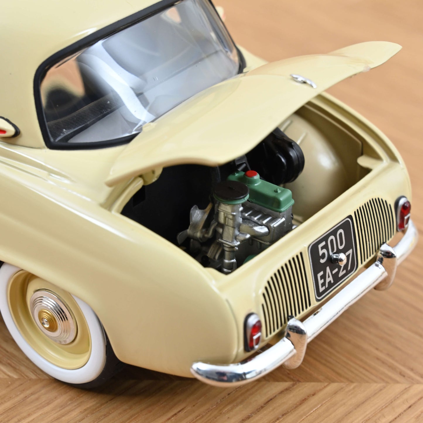 Renault Dauphine 1958 1:18