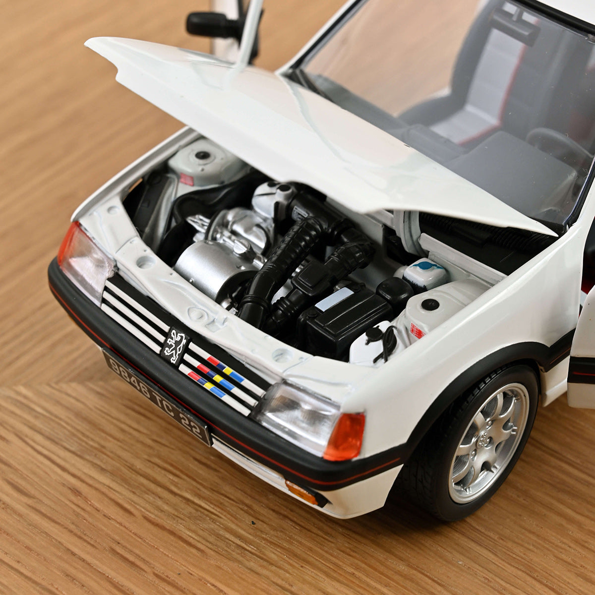 Peugeot 205 GTi 1.9 1989 1:18