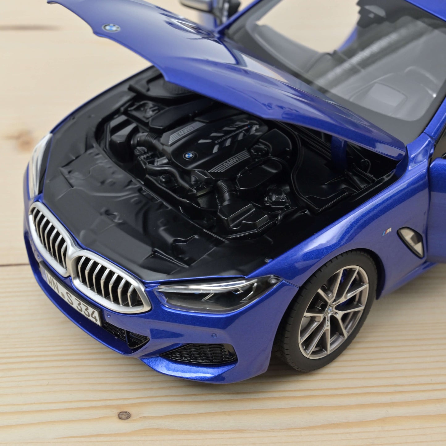 BMW M850i 2019 1:18