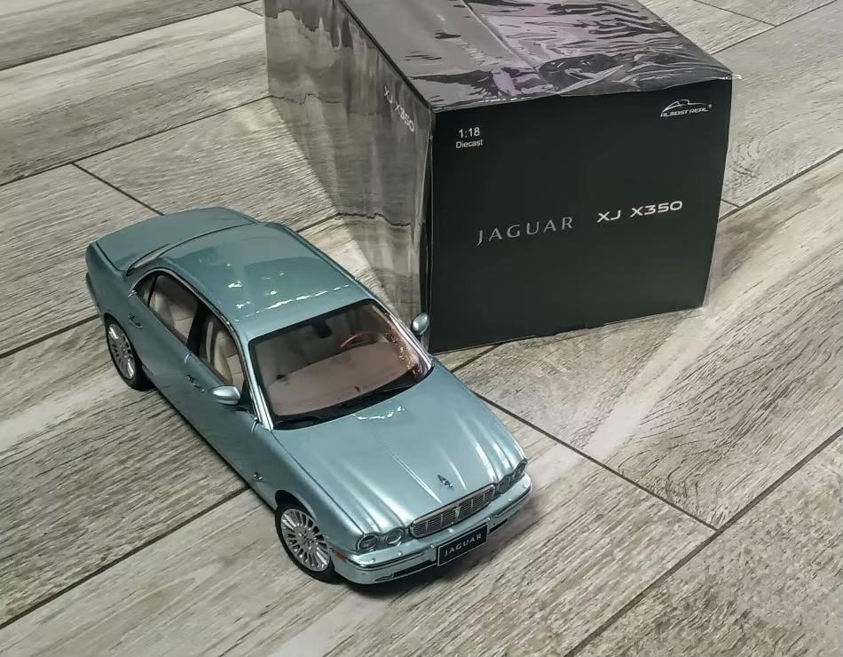 Jaguar X350 1:18