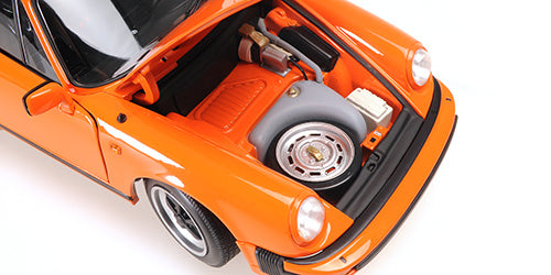 Porsche 911 Carrera Coupe 3.2 1983 1:18