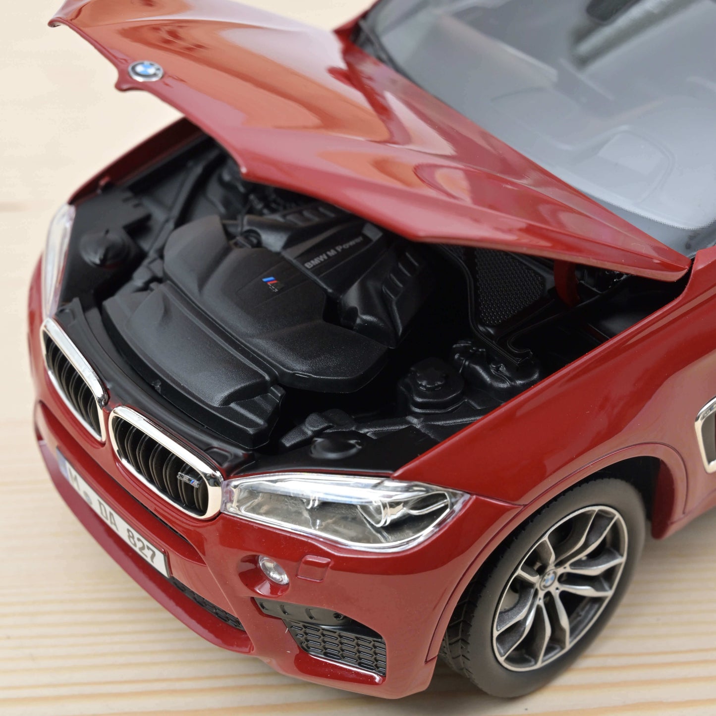BMW X6M 2015 1:18