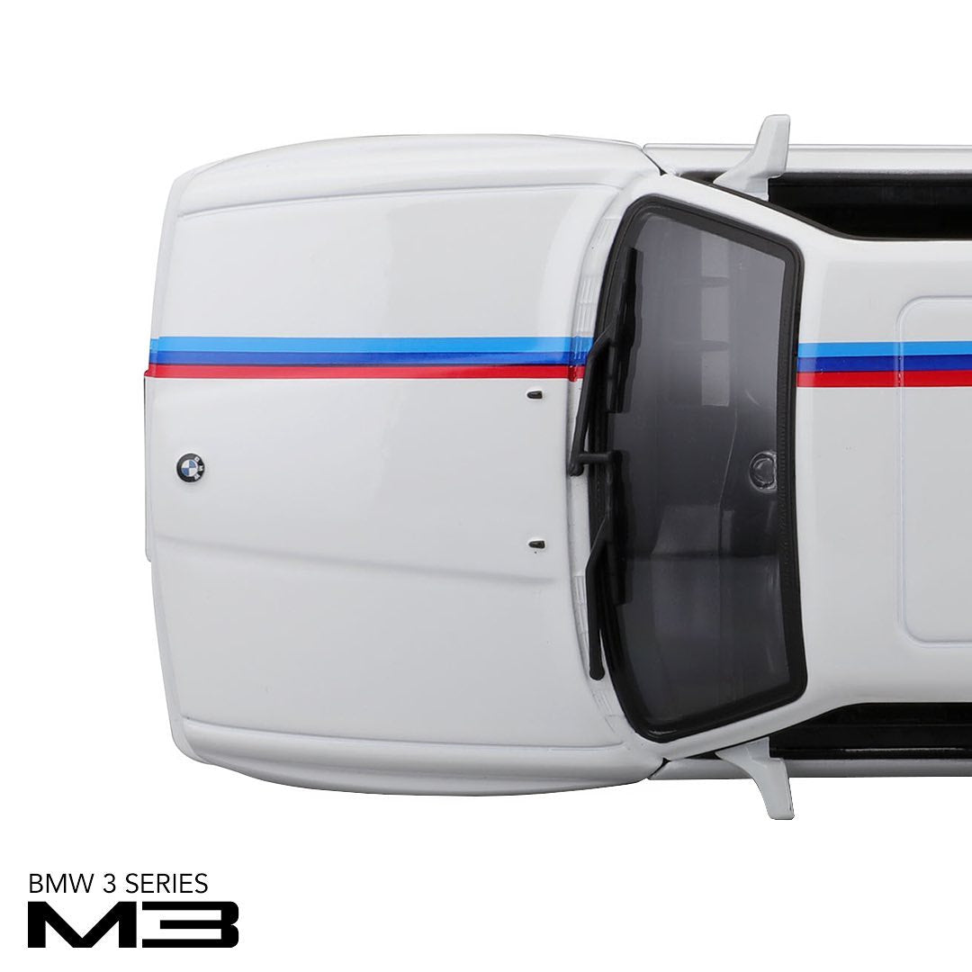 BMW M3 E30 1988 1:24