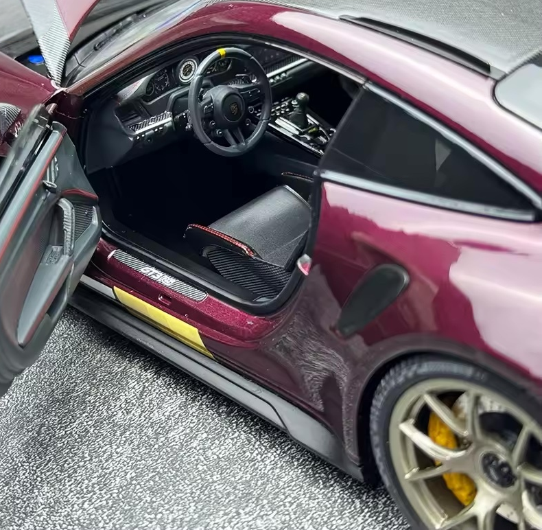 Porsche 911 (992) GT3 RS 1:18