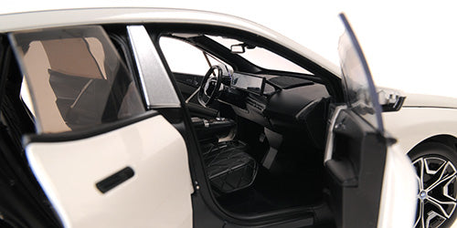 BMW iX 2022 1:18