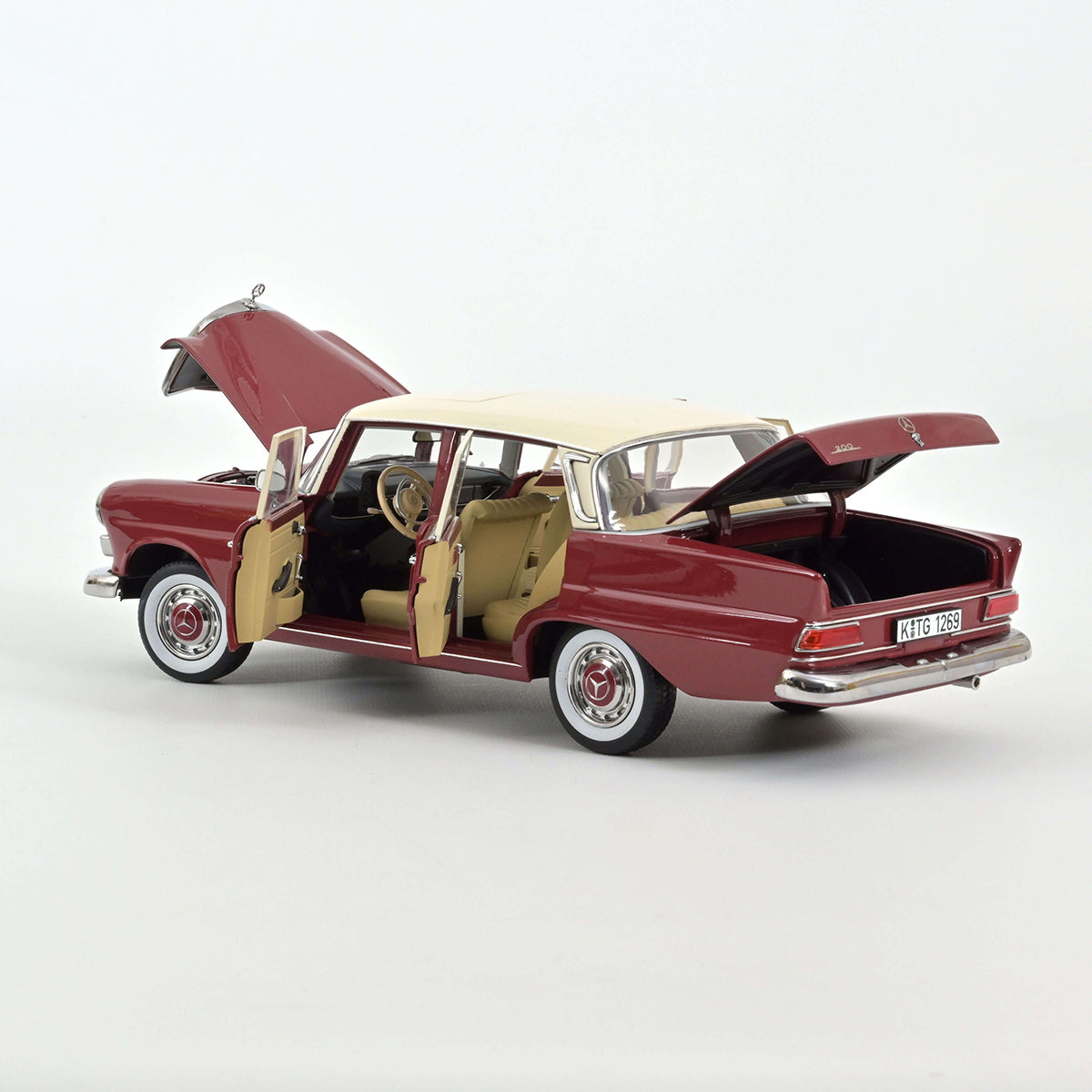 Mercedes 200 1966 1:18