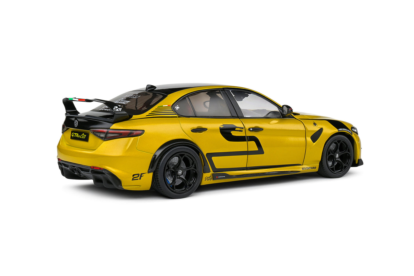 Alfa Romeo Giulia 1:18
