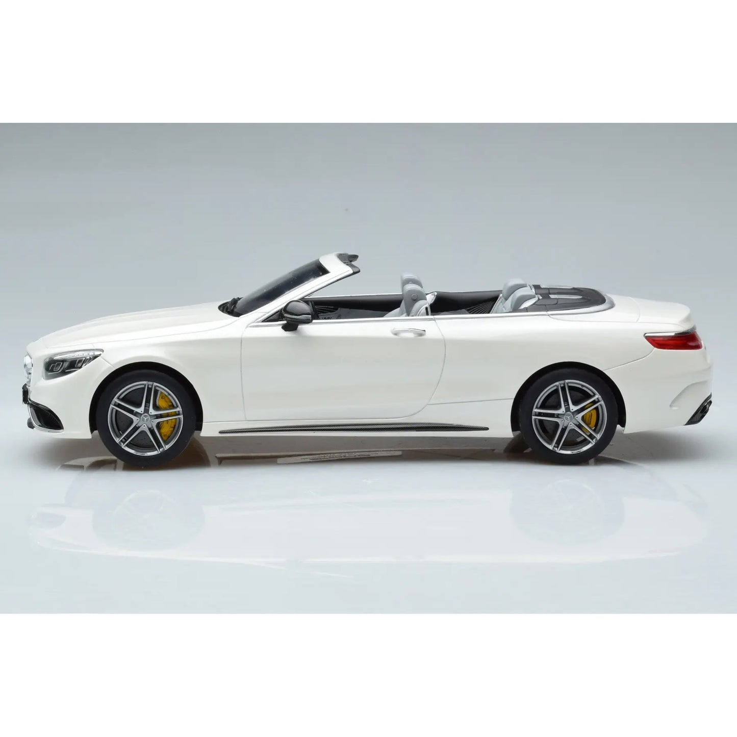 Mercedes-Benz AMG LINE Convertible A217 1:18