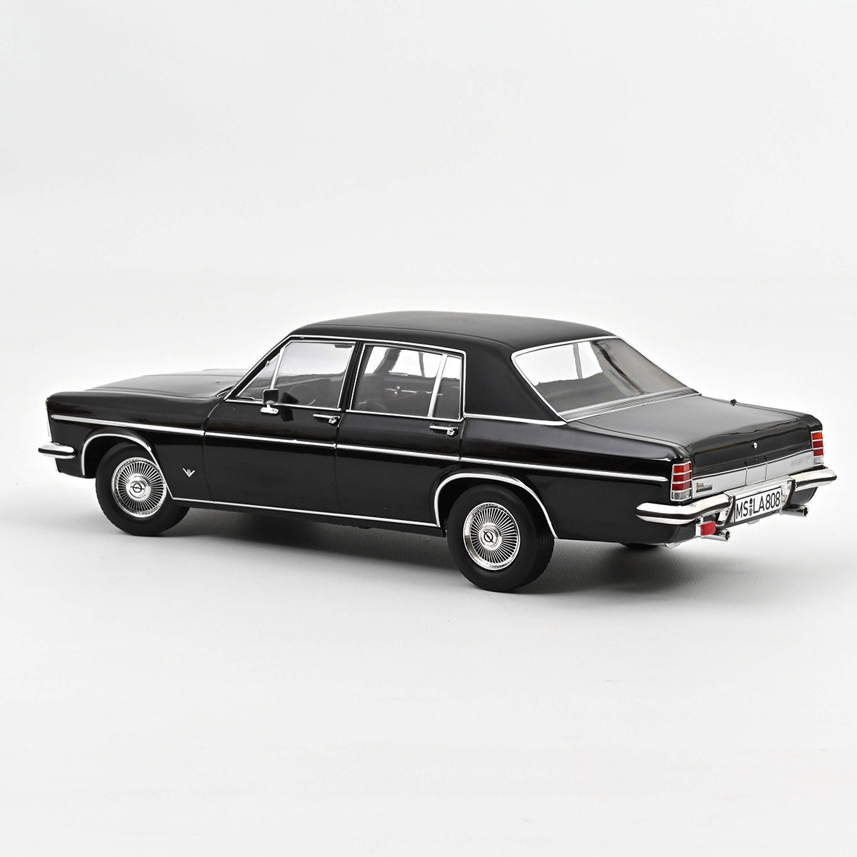 Opel Diplomat V8 1969 1:18