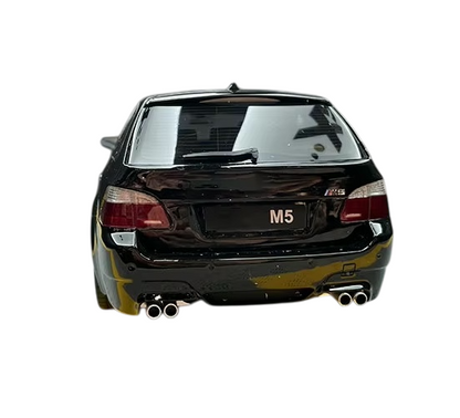 BMW M5 E61 2004 1:18