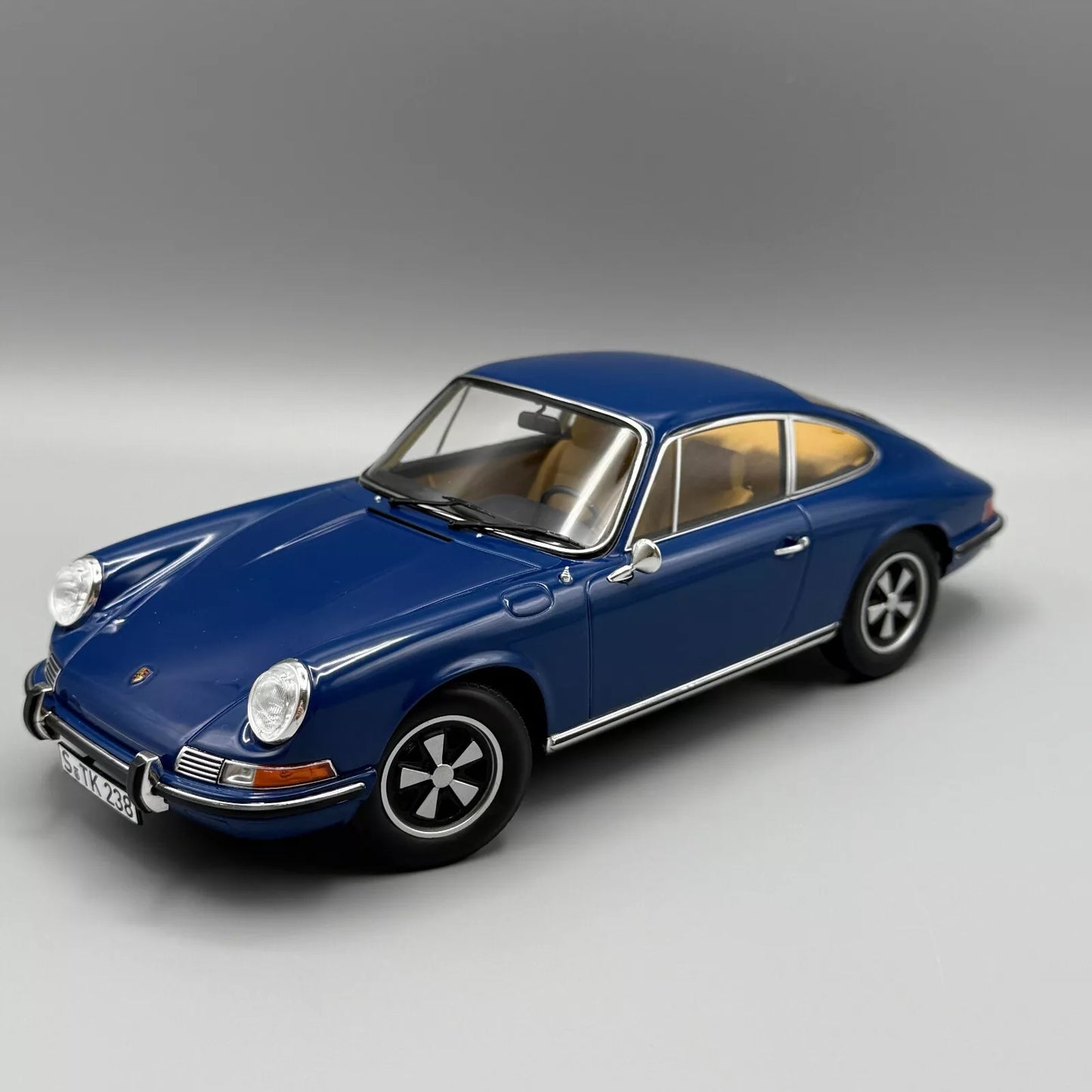 Porsche 911 (1969) 1:18