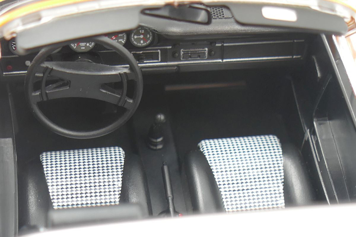 Porsche 911 T 2.2 Targa (1970) 1:18