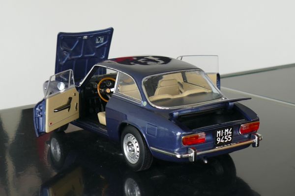 Alfa Romeo 2000 GTV 1:18
