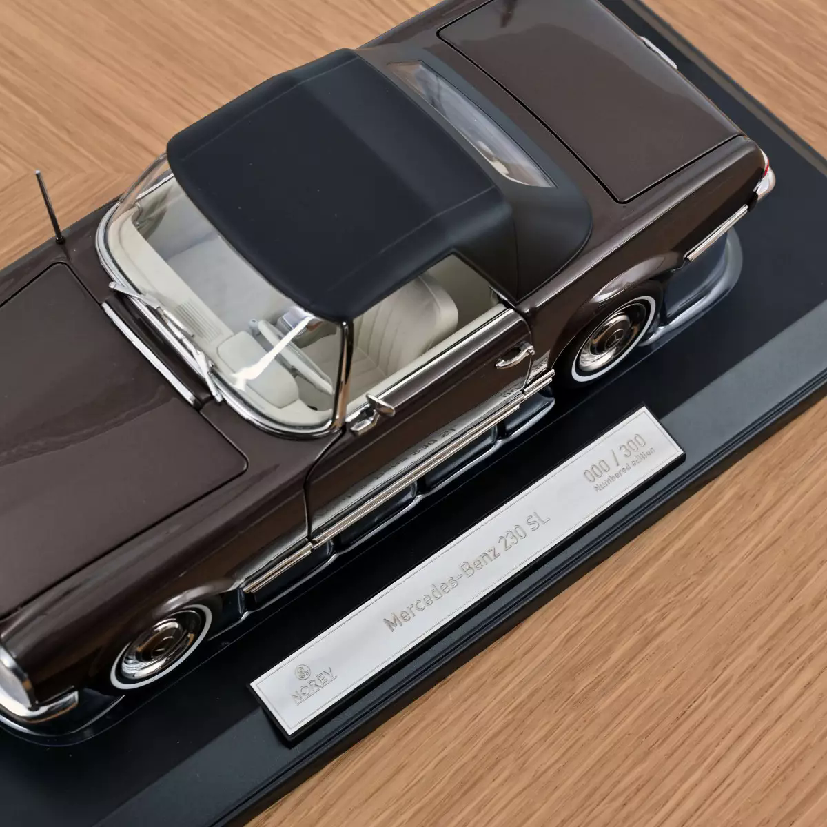 Mercedes 230 SL 1963 1:18