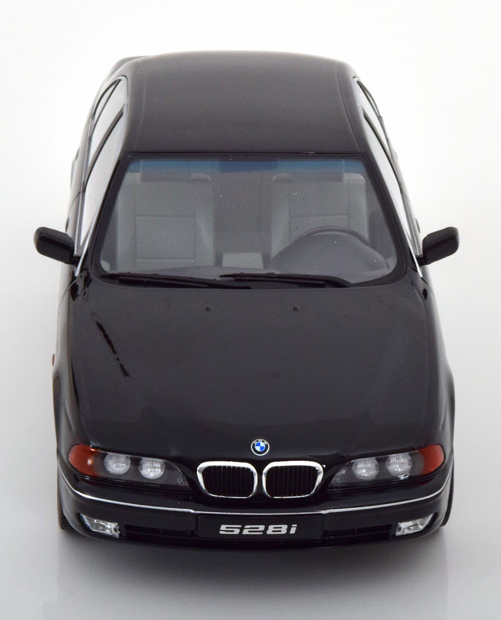 BMW 528i E39 Limousine 1995 1:18