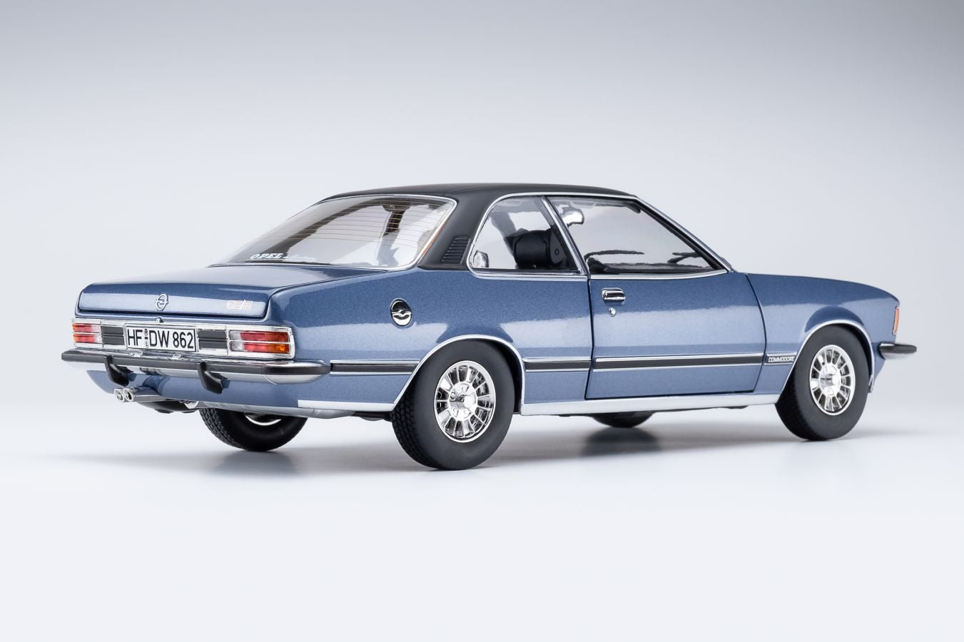 Opel Commodore B GS/E Coupé 1975 1:18