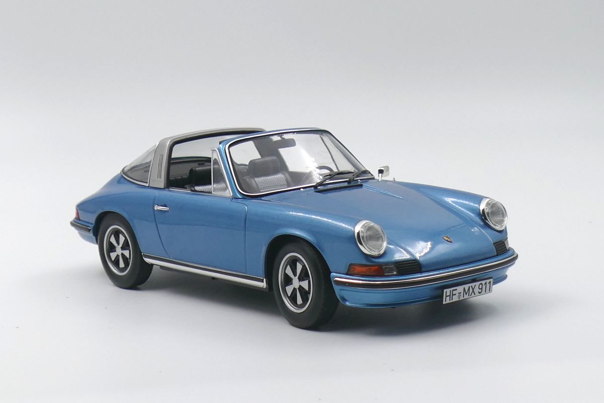 Porsche 911 S 2.4 Targa (1973) 1:18
