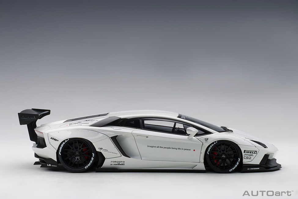 Lamborghini Aventador Liberty Walk LB-WORKS 2015 1:18