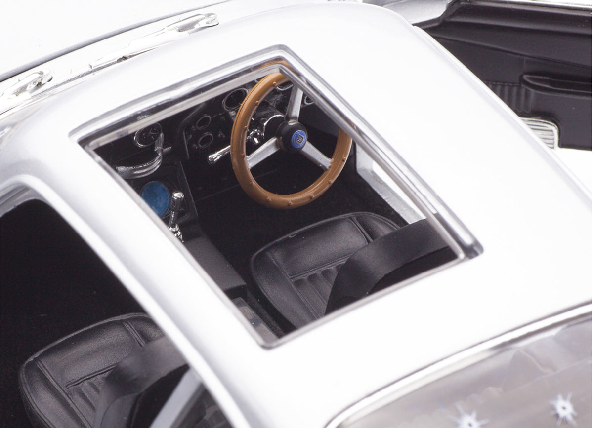 Aston Martin DB5 James Bond 007 1:18