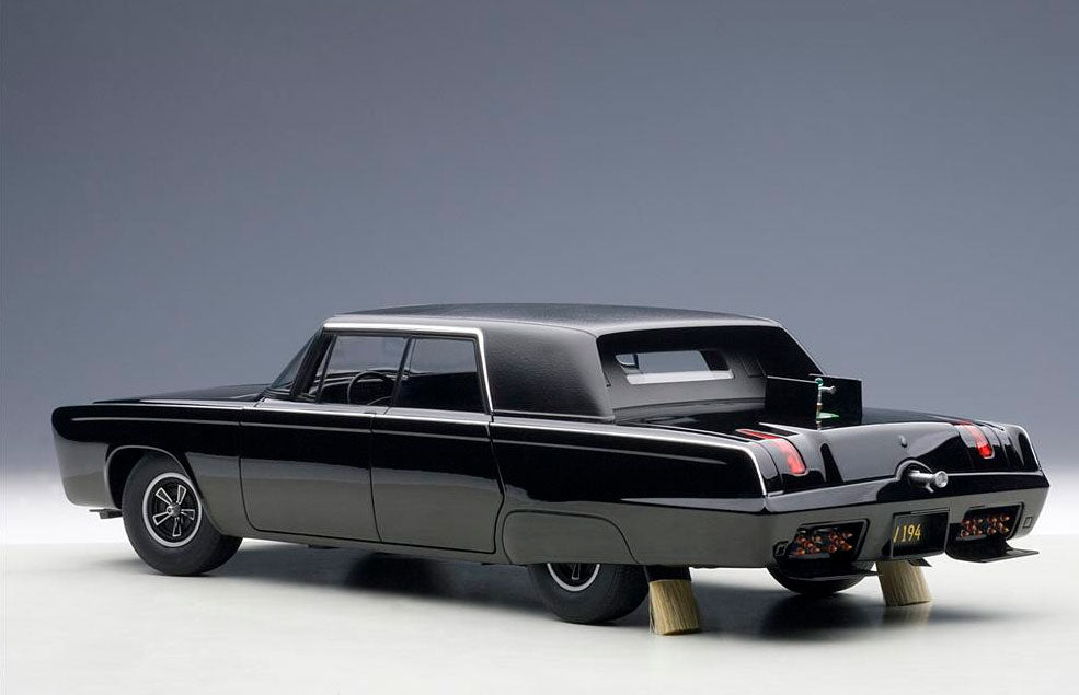 Chrysler Imperial Crown 1965 Black Beauty (Green Hornet) TV Series 2011 1:18