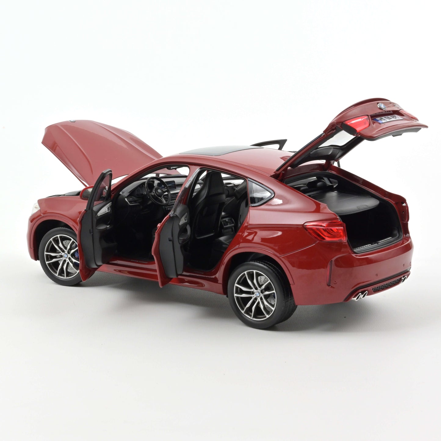 BMW X6M 2015 1:18