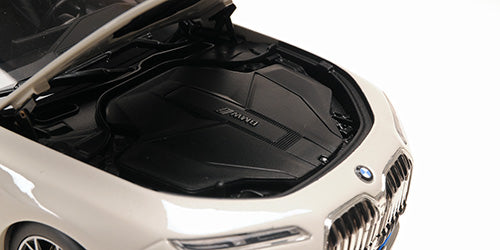 BMW i7 2022 1:18