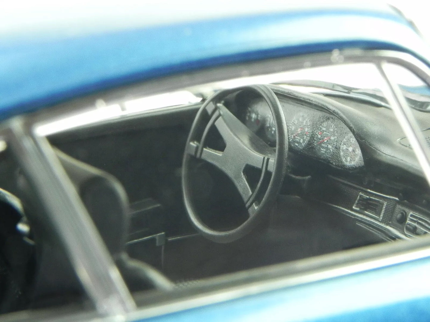 Porsche 911 (1973) 1:18