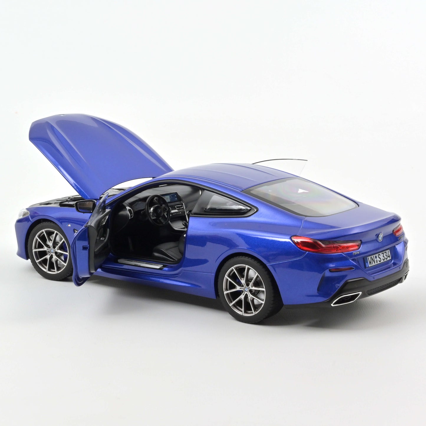 BMW M850i 2019 1:18