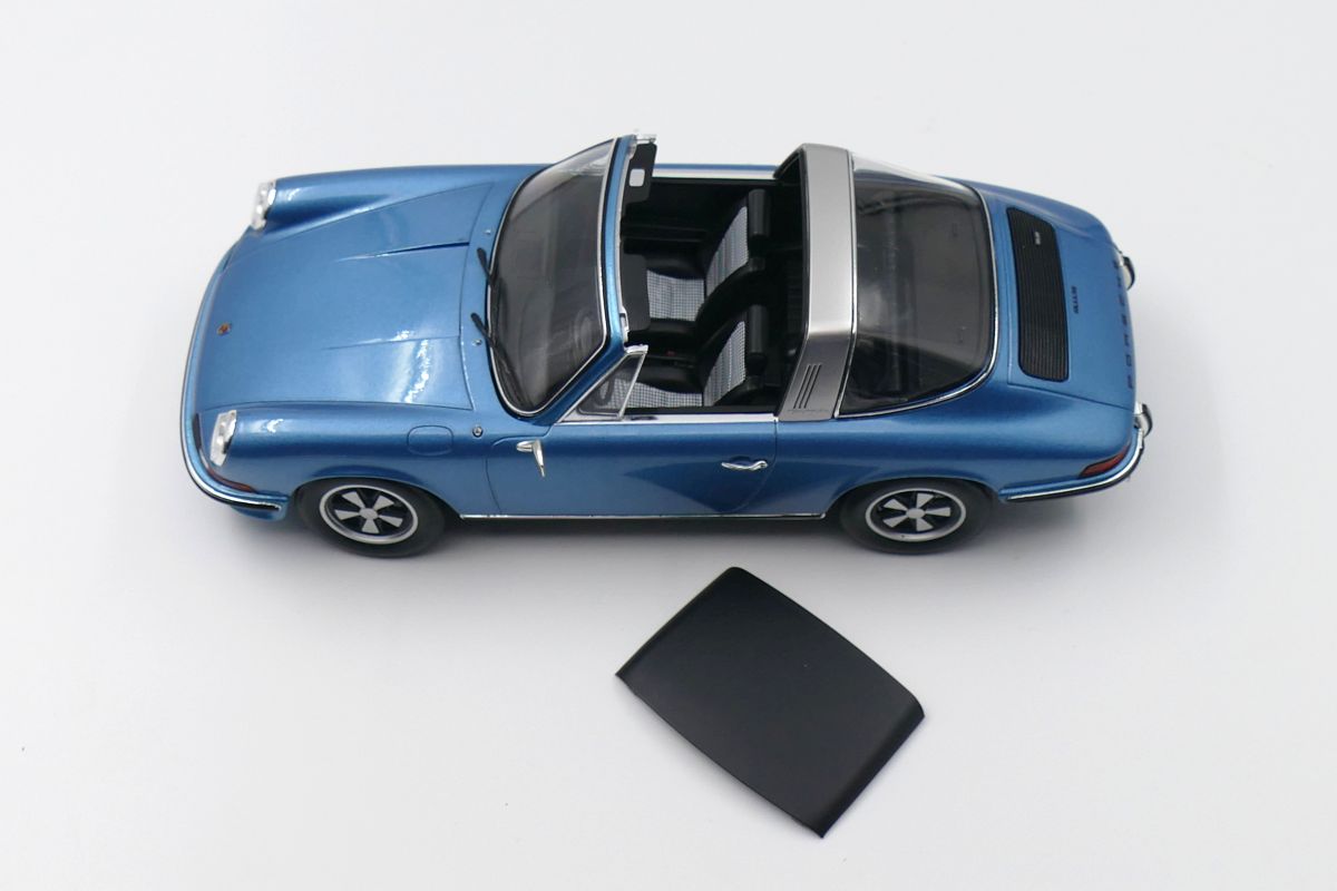 Porsche 911 S 2.4 Targa (1973) 1:18