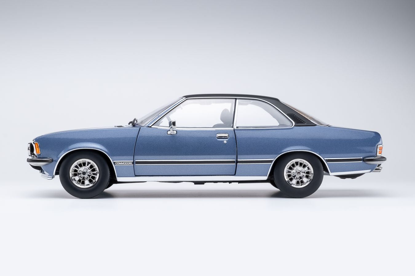 Opel Commodore B GS/E Coupé 1975 1:18