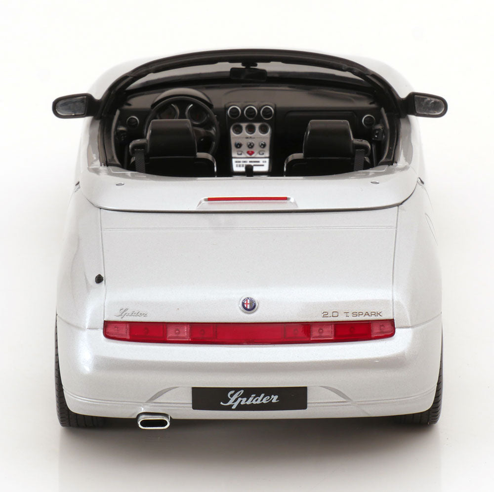 Alfa Romeo Spider 1:18
