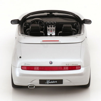Alfa Romeo Spider 1:18