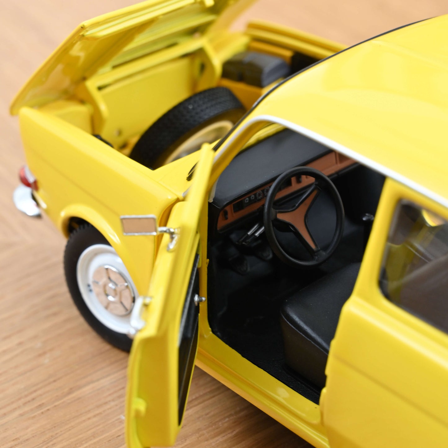 Simca 1000 LS 1974 1:18