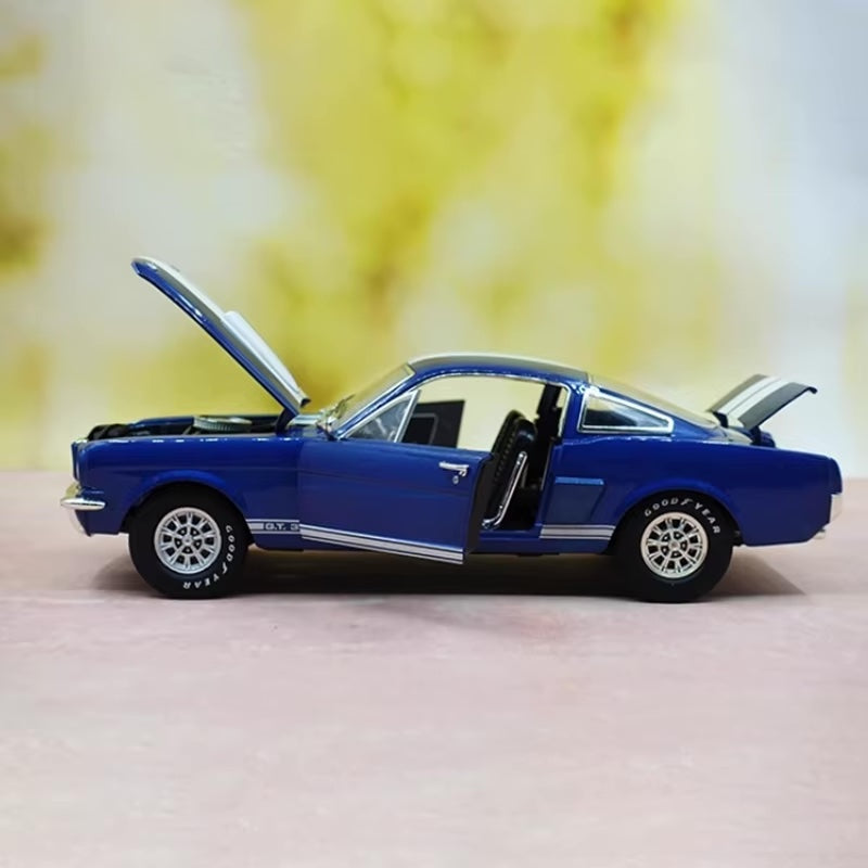 Ford Shelby GT 350 1966 1:18
