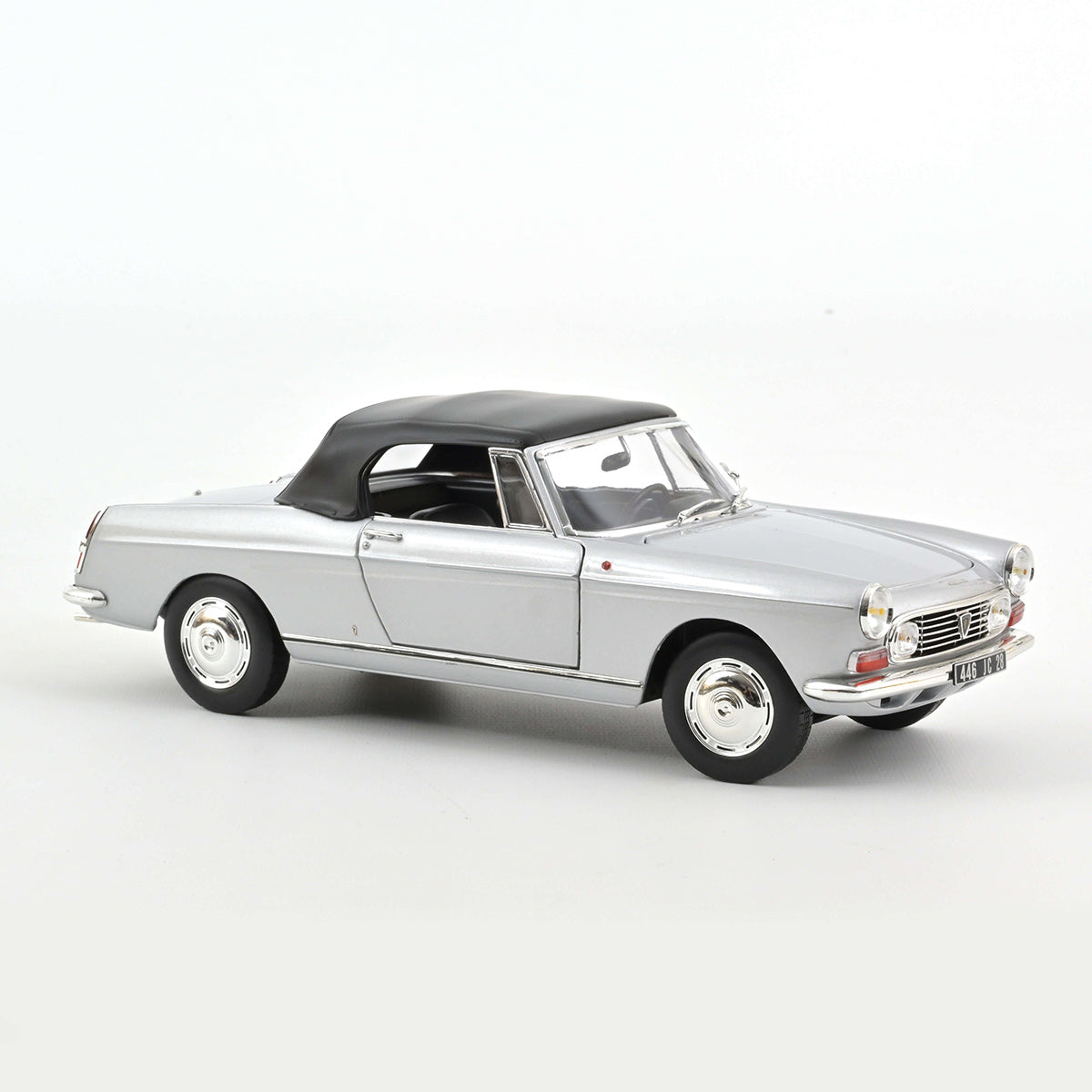 Peugeot 404 Cabriolet 1967 1:18