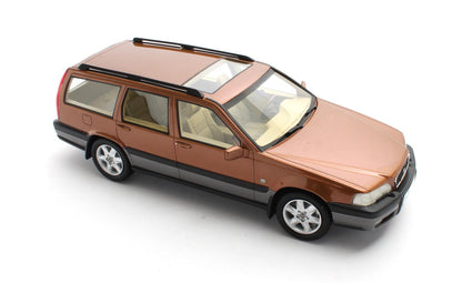 Volvo V70 XC 1:18