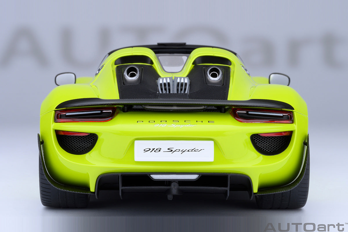 Porsche 918 Spyder Weissach Package 1:18