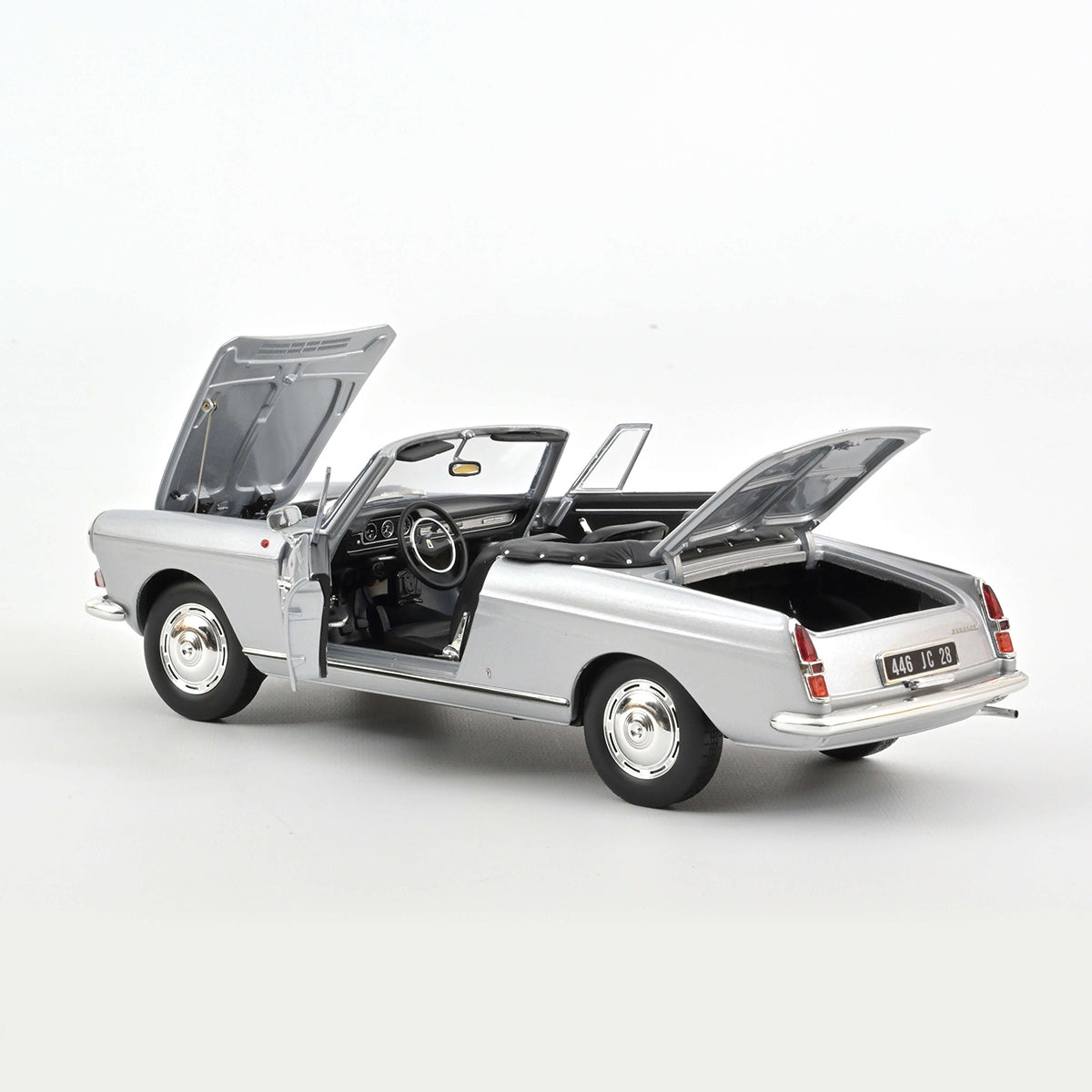 Peugeot 404 Cabriolet 1967 1:18