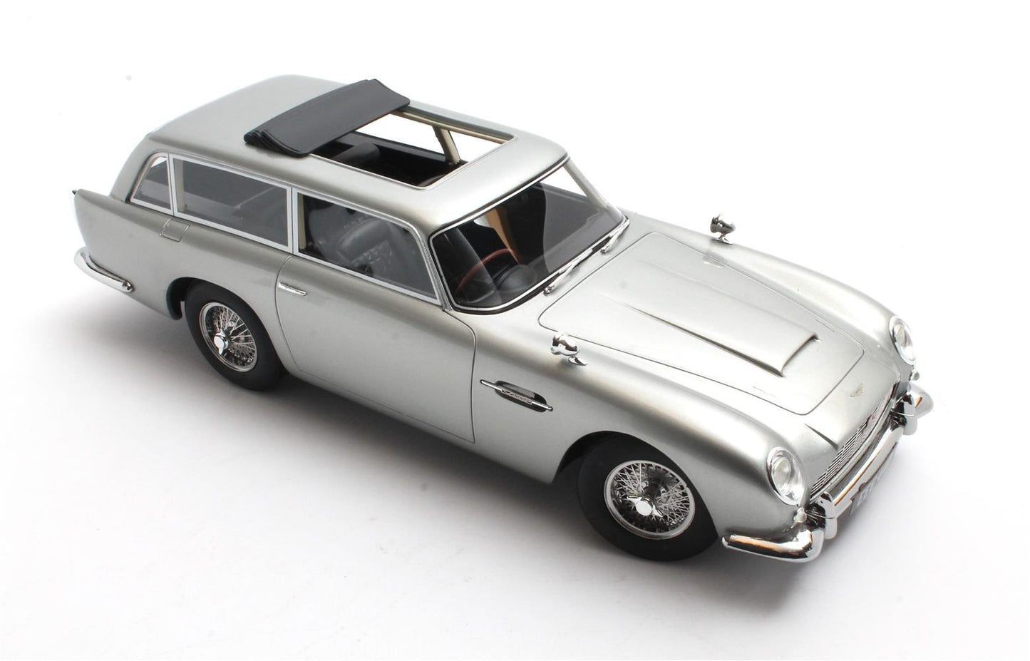 Aston Martin SB 1:18