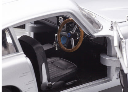 Aston Martin DB5 James Bond 007 1:18