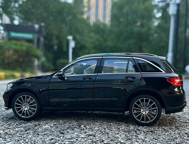 Mercedes-Benz GLC63 AMG X253 1:18