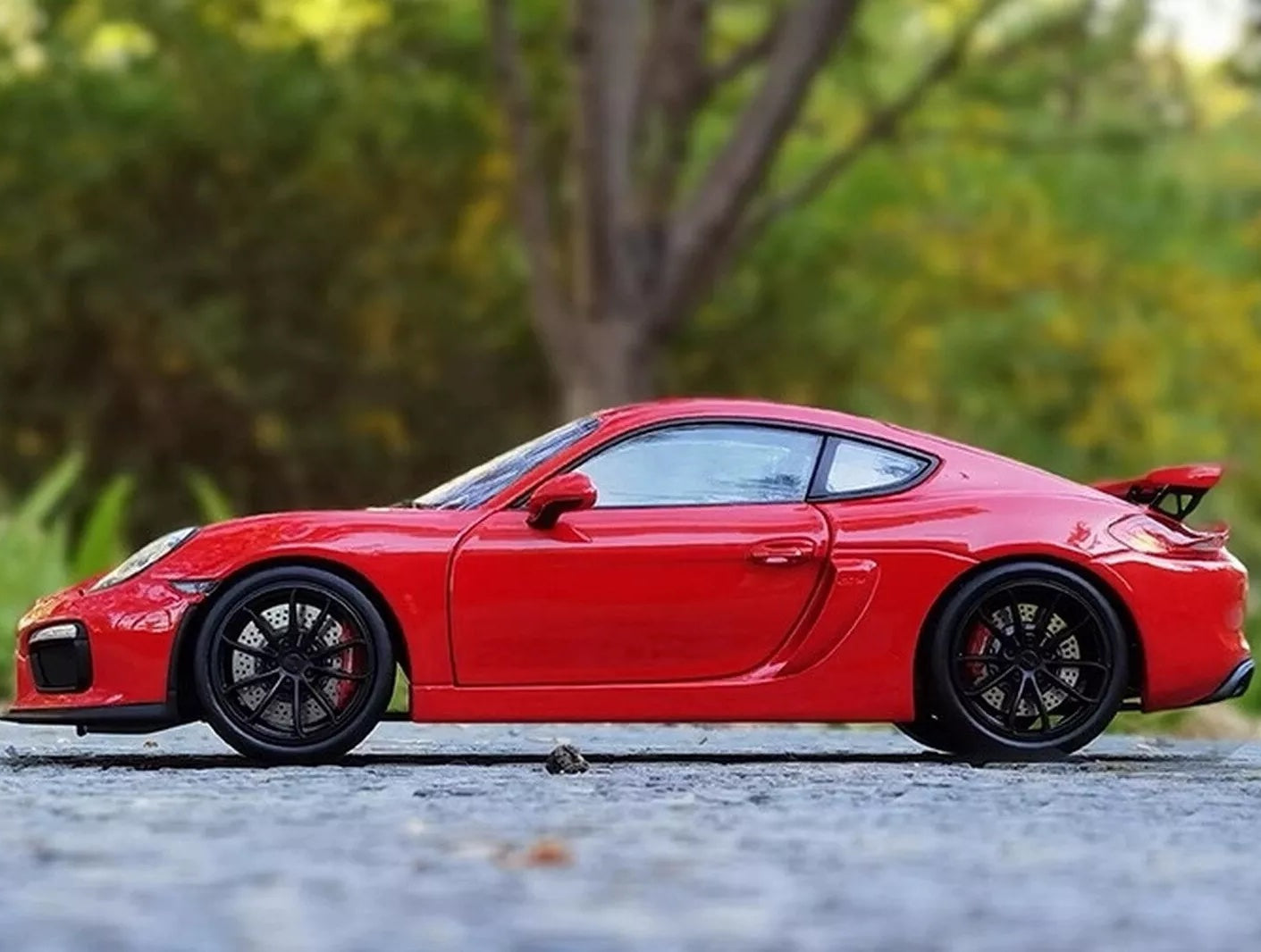 Porsche Cayman GT4 718 1:18