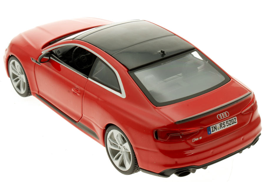 Audi RS5 1:24