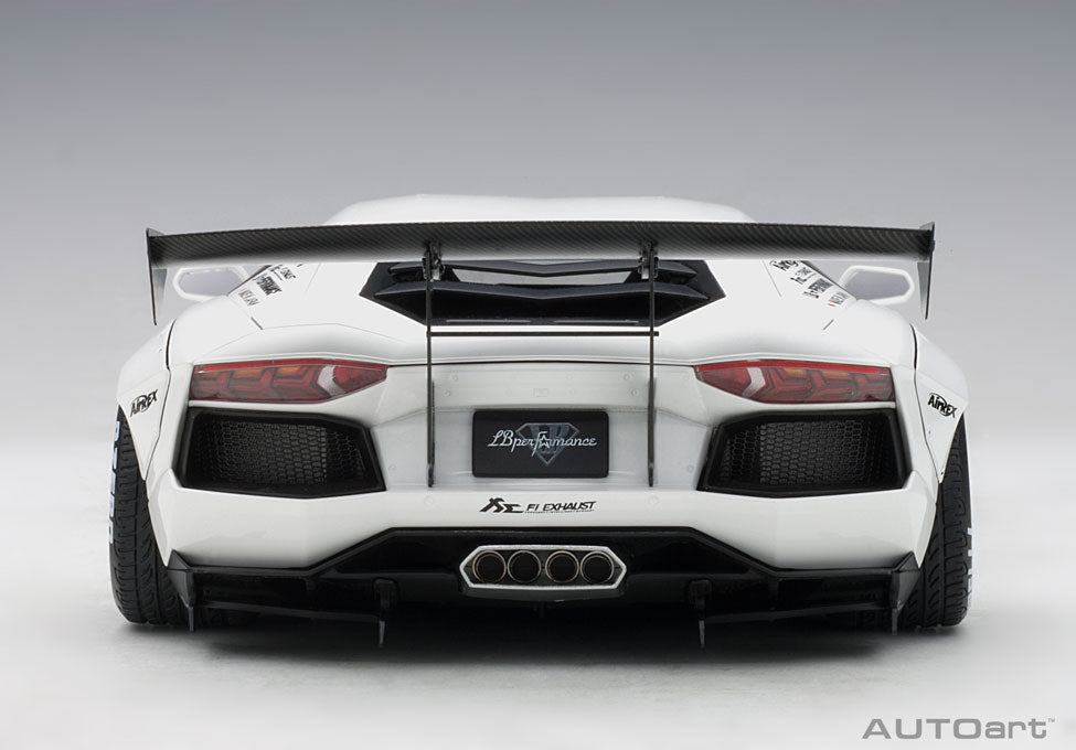 Lamborghini Aventador Liberty Walk LB-WORKS 2015 1:18