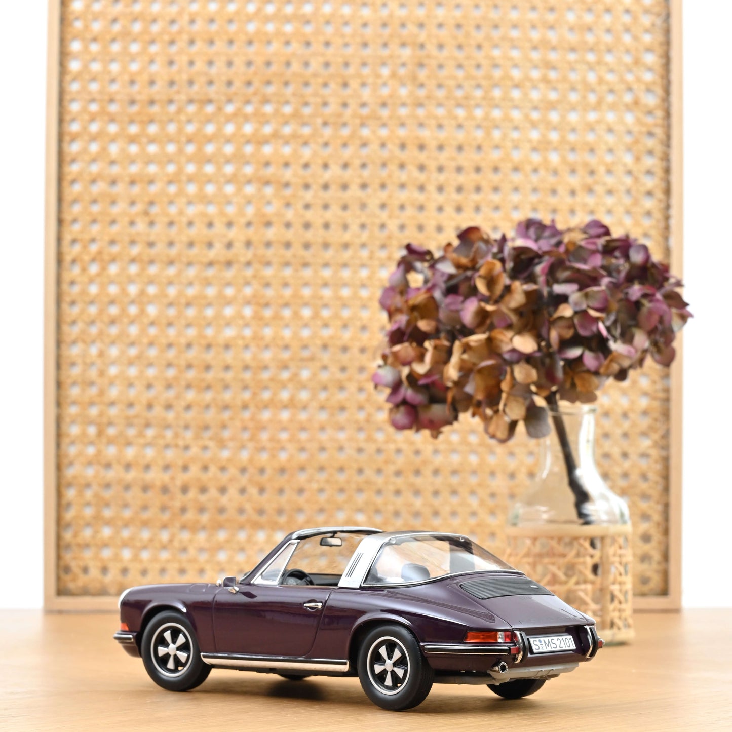Porsche 911 E Targa 1971 1:18