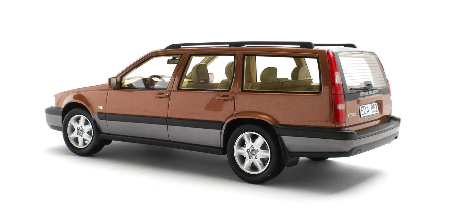 Volvo V70 XC 1:18