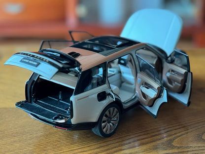 Range Rover SV 1:18