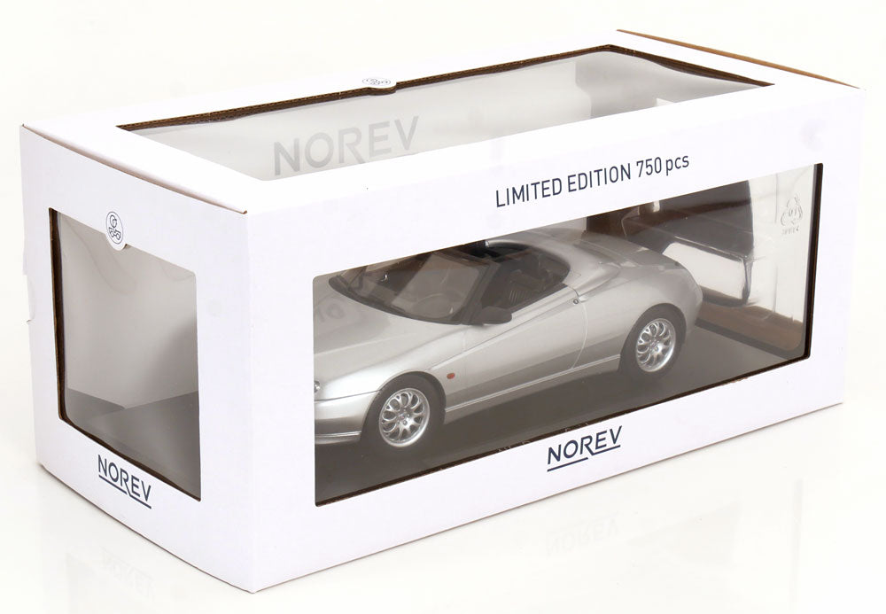 Alfa Romeo Spider 1:18