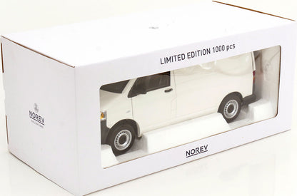 Volkswagen VW T5 Transporter 2003 1:18